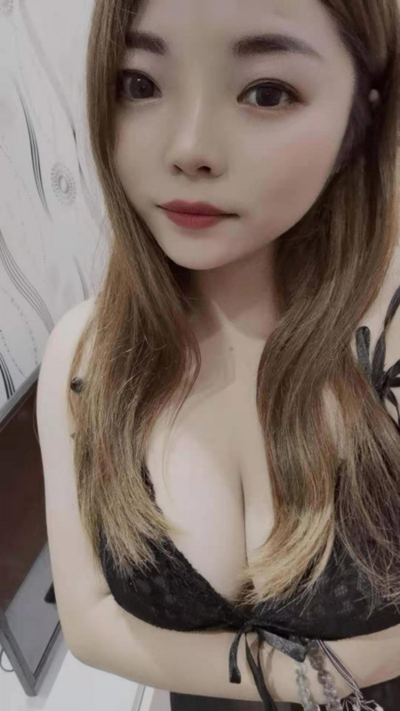 南湖大胸妹子